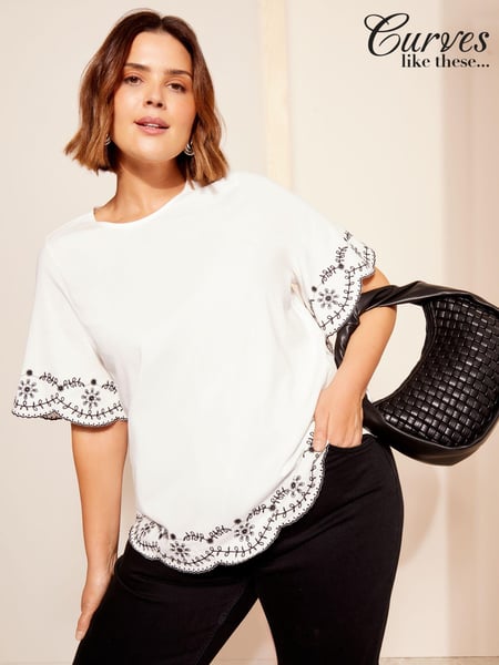 Curves Like These White Embroidered Hem Blouse (K96399) | € 25