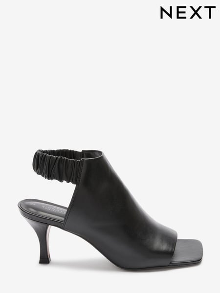 Black Signature Leather Ruched Shoe Boots (M15699) | € 32
