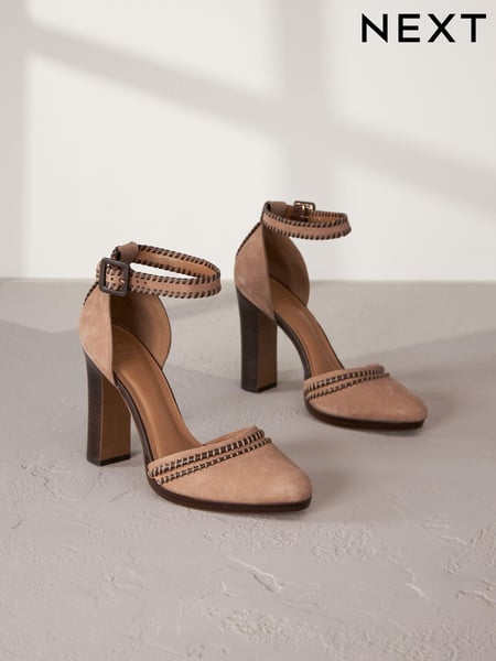 Camel Signature Leather Stitch Detail Heels (N09200) | € 23