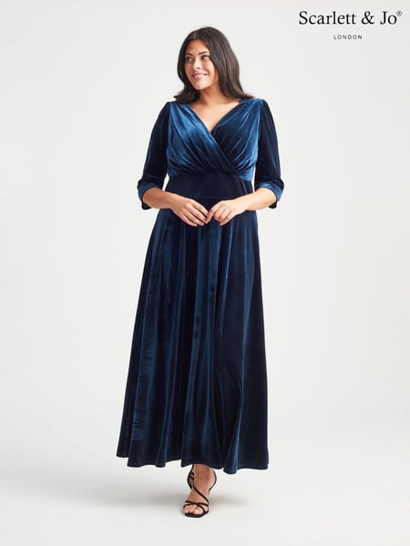Scarlett & Jo Navy Blue Verity Velvet Maxi Gown (N16186) | € 187
