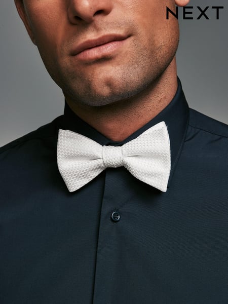 White Textured Bow Tie (N21532) | € 10