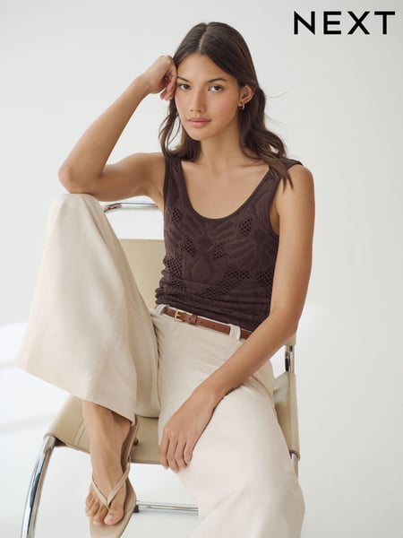 Burgundy Red Scoop Neck Lace Tank (N23924) | € 19