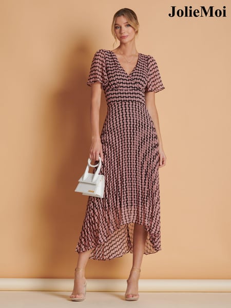 Jolie Moi Pink Spot Pleated Dip Hem Chiffon Maxi Dress (N24347) | € 123