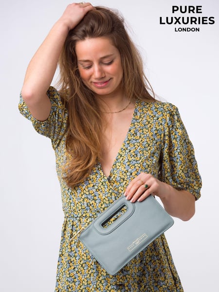 Pure Luxuries London Esher Leather Clutch Bag (N39487) | € 61