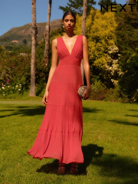 Red Sleeveless V-Neck Plisse Tiered Maxi Dress (N60360) | € 32