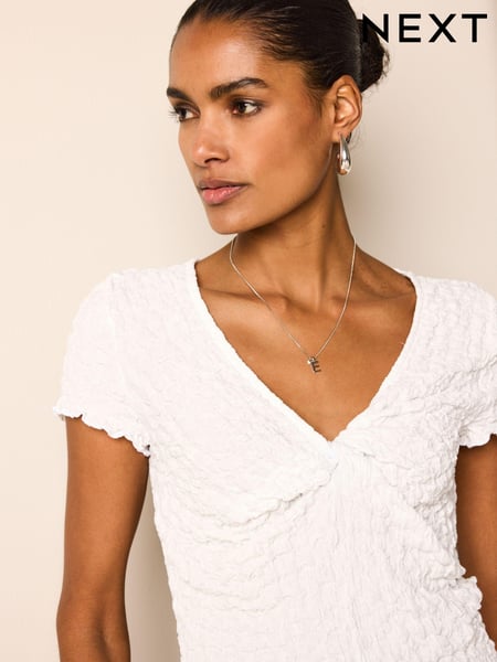 White Textured Twist Front Short Sleeve Top (N63905) | € 6