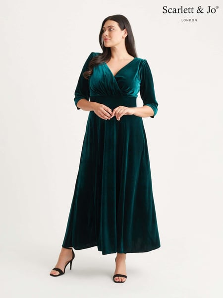 Scarlett & Jo Forest Green Verity Velvet Maxi Gown (N64401) | € 187