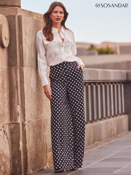 Sosandar Black Petite Wide Leg Trousers (N78690) | € 46