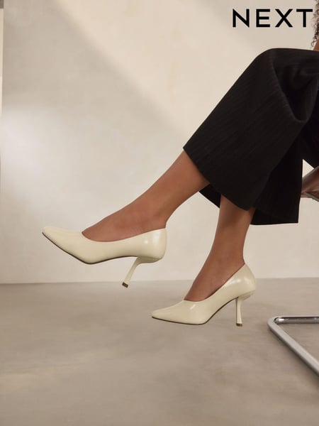 White Forever Comfort Angled Square Toe Heels (N94802) | € 22