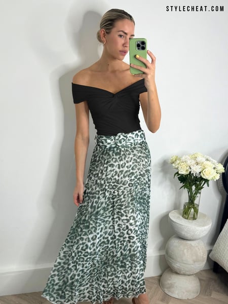 Style Cheat Leopard Print Demi Belted Pleated Midi Skirt (N95588) | € 31
