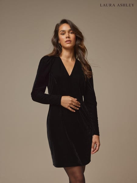Laura Ashley Black Velvet Mini Dress (N99637) | € 50