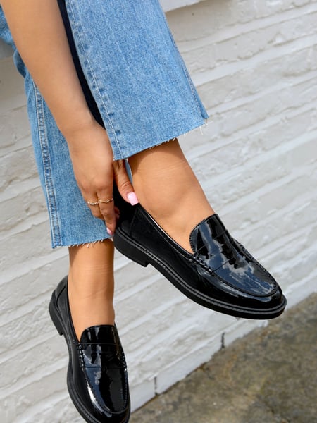 Linzi Black Shiny Finley Classic Penny Loafer (Q12591) | € 22