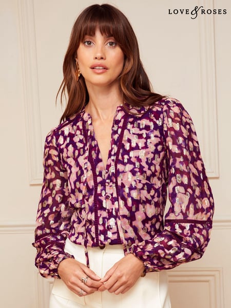 Love & Roses Berry Red Red Animal Ruffle Neck Lace Trim Long Sleeve Button Through Blouse (Q22574) | € 12