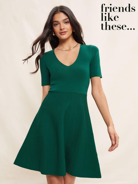 Friends Like These Green Short Sleeve Scoop Neck Knitted Fit and Flare Dress (Q38793) | € 13