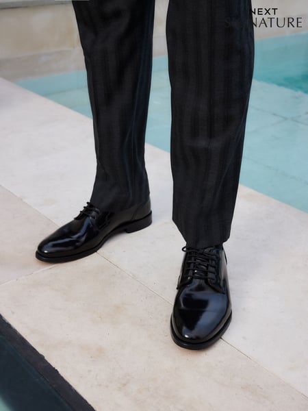 Black Standard Fit Signature Leather Sole Derby Shoes (Q68285) | € 148