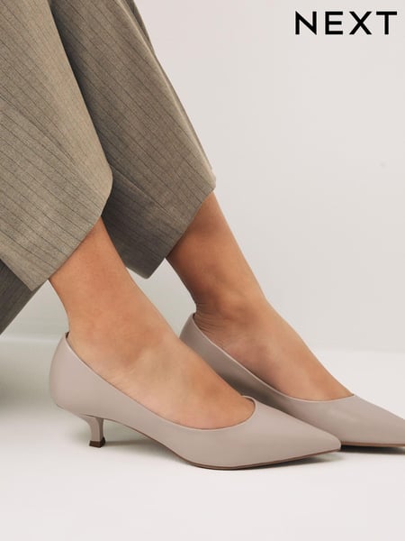 Bone Standard/Wide Fit Forever Comfort® Kitten Heel Court Shoes (Q68968) | € 18