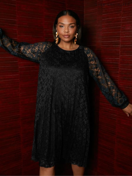 Live Unlimited Black Relaxed Curve Lace Pleated Dress (Q71077) | € 40