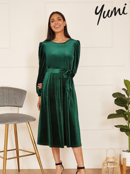 Yumi Green Velvet Long Sleeve Midi Skater Dress (Q75082) | € 39