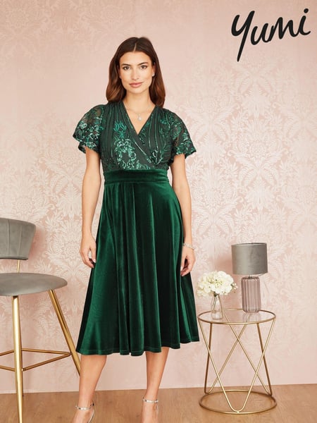 Yumi Green Embellished Velvet Wrap Skater Midi Dress (Q75131) | € 117