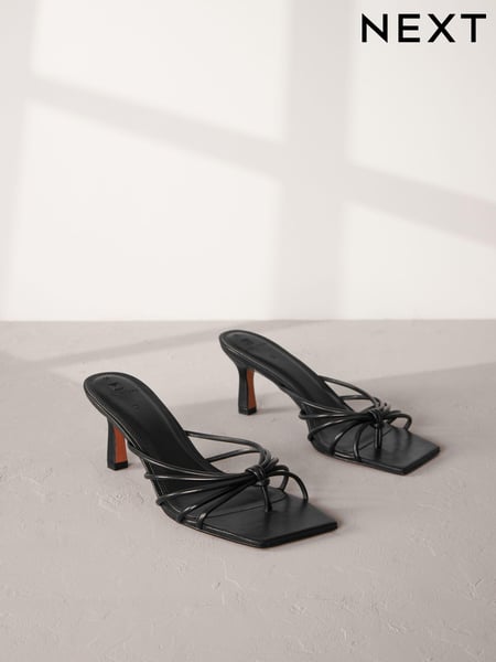 Black Signature Leather Toe Post Mule Heels (Q81458) | € 17