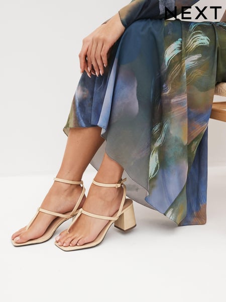Camel Forever Comfort® Toe Post Block Heel Sandals (Q82232) | € 9