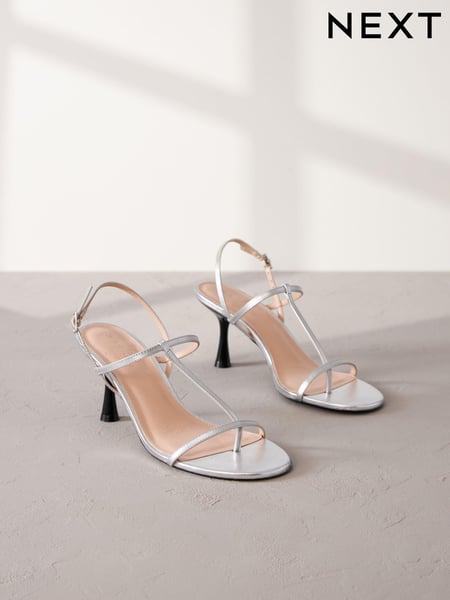 Silver Print Signature Leather Toe Post Heeled Sandals (Q90127) | € 17