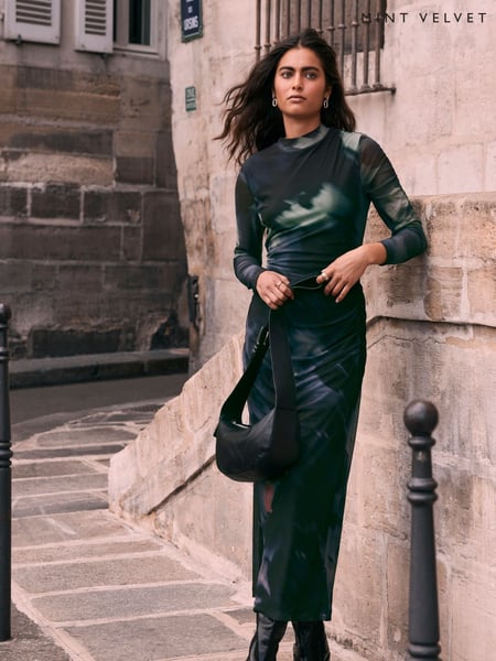 Mint Velvet Black Black Print Mesh Midi Dress (Q93212) | € 37
