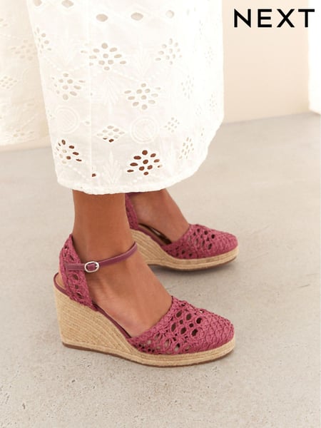 Pink Signature Macramé Wedge (T11244) | € 20