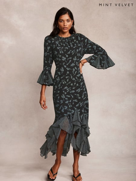 Mint Velvet Black Floral Print Midi Dress (W22774) | € 310
