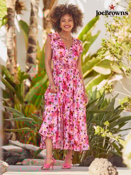 Joe Browns Pink Petite Sequin Embellished Shirred Waist Floral Maxi Dress (W36350) | € 133