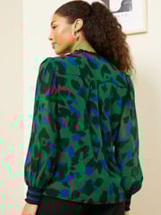 Love & Roses Green Animal Printed V Neck Puff Sleeve Blouse - Image 3 of 4