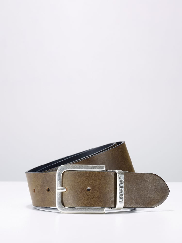 Levi's® Brown Reversible Leather Belt - Image 2 of 6 Levi's® Brown Reversible Leather Belt - Image 2 of 6