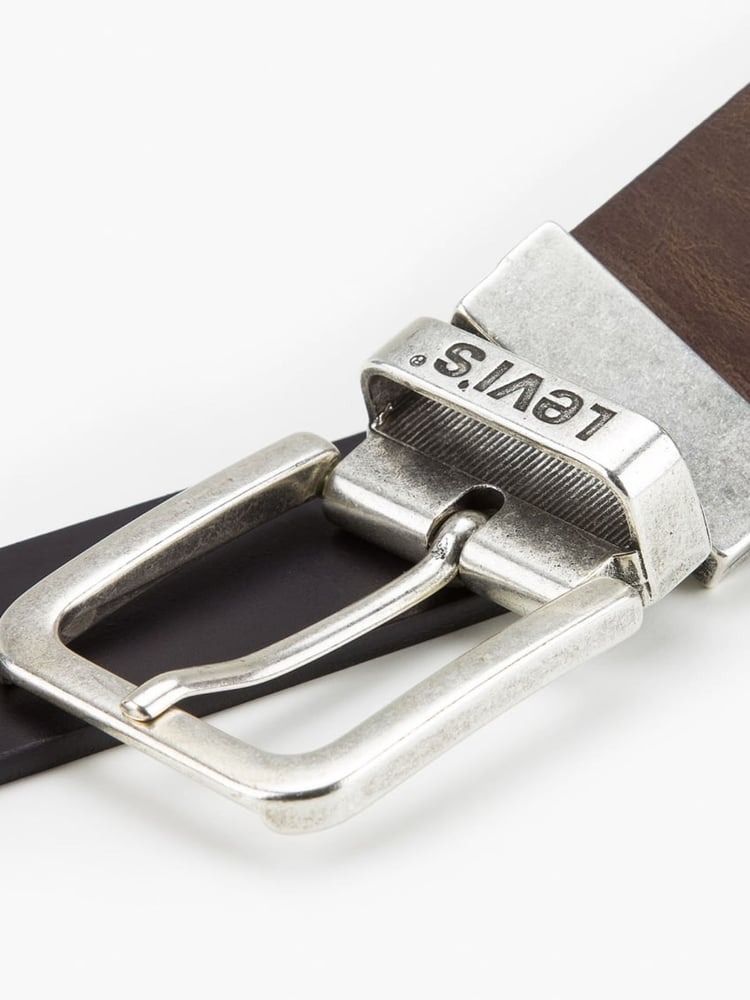 Levi's® Brown Reversible Leather Belt - Image 6 of 6 Levi's® Brown Reversible Leather Belt - Image 6 of 6