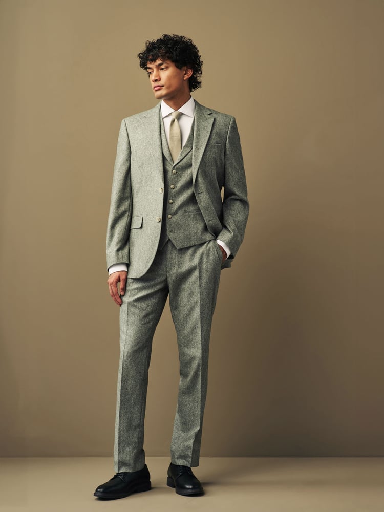 Green Nova Fides Italian Wool Blend Suit: Waistcoat - Image 2 of 8