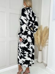 AX Paris Printed Shirred Detail Black And White Midi Dress - Image 2 of 4