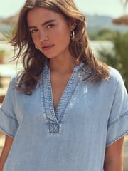 Mittelblau - Leichtes Midi-Tunikakleid aus Denim mit Leinen - Bild 2 von 6