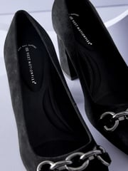 Black Forever Comfort® With Motionflex Hardware Trim Square Toe Court Shoes - Image 5 of 6
