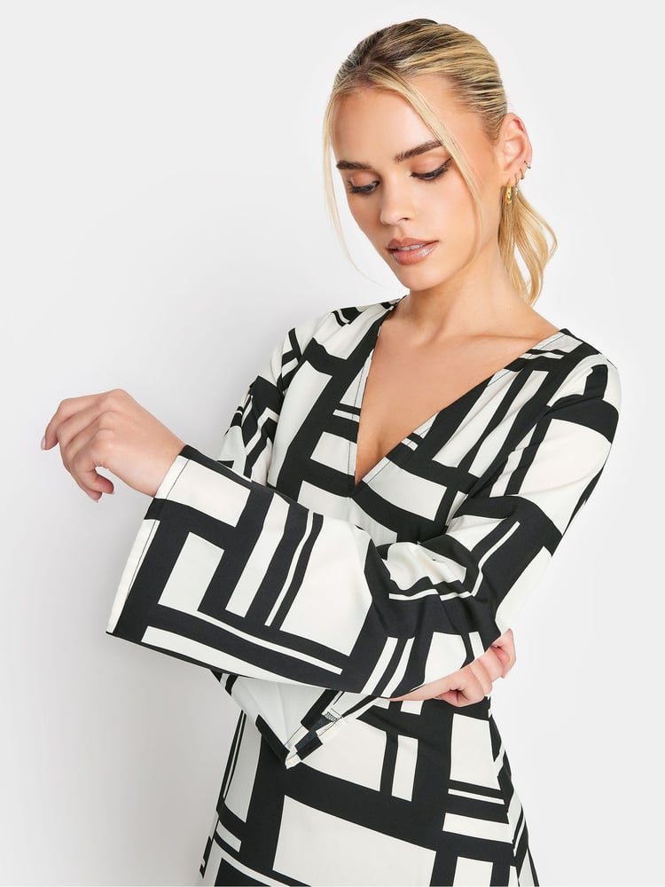 PixieGirl Petite White Maxi Flare Sleeve Dress - Image 5 of 5