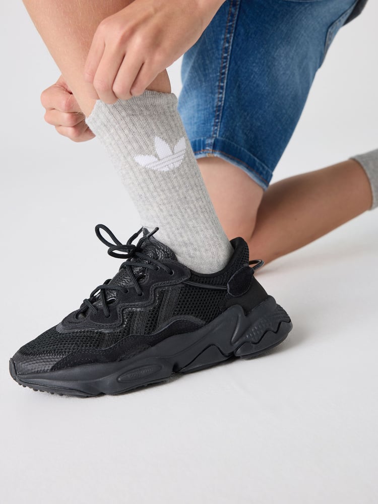 Schwarz - adidas Originals Ozweego Turnschuhe - Bild 2 von 14