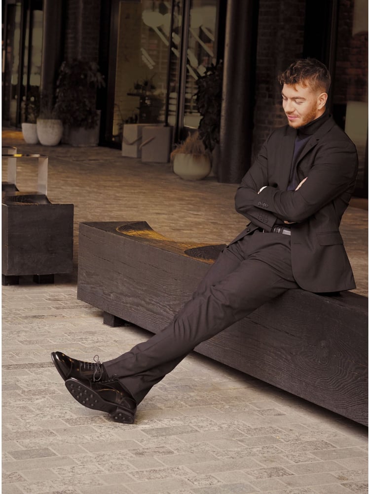 Loake Black 300BRG Oxford Toe Cap Shoes - Image 1 of 2 Loake Black 300BRG Oxford Toe Cap Shoes - Image 1 of 2