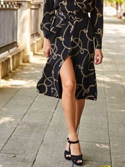 Sosandar Black Chain Print Belted Shirt Dress - Image 4 of 4