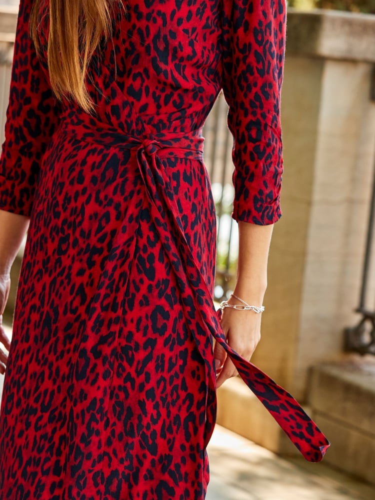 Sosandar Red Wrap Front Midi Wrap Dress - Image 5 of 5