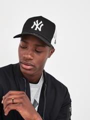 Schwarz/Weiß - New Era® New York Yankees Clean A-Frame Trucker-Cap - Bild 3 von 3