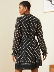 Love & Roses Black/White Chiffon V Neck Elasticated Sleeve Belted Mini Dress - Image 3 of 4
