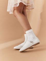 White Cotton Rich Pretty Scallop Turnover Ankle Socks 2 Pack - Image 2 of 4