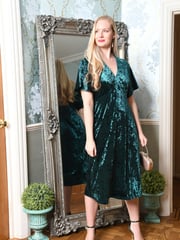 Yumi Green Velvet Kimono Midi Dress - Image 4 of 5