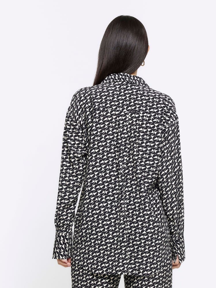 River Island Black Oversized Geometric Shirt - Image 2 of 6 River Island Black Oversized Geometric Shirt - Image 2 of 6