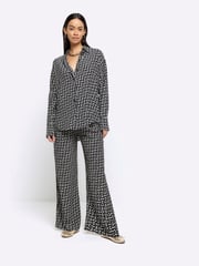 River Island Black Oversized Geometric Shirt - Image 4 of 6