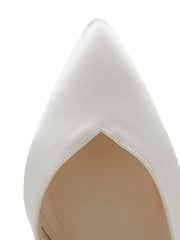 Rainbow Club Bella Elfenbeinfarbene Hochzeitsschuhe aus Satin in weiter Passform - Bild 6 von 6