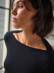 Black ThermoGen Lightweight Long Sleeved Top - Image 5 of 8